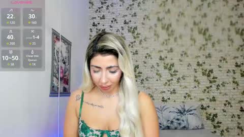 Snapshot of belle_hallle chatting on March 2025 03:12:02 PM LucyJelly online show from March 2025 03:12:02 PM