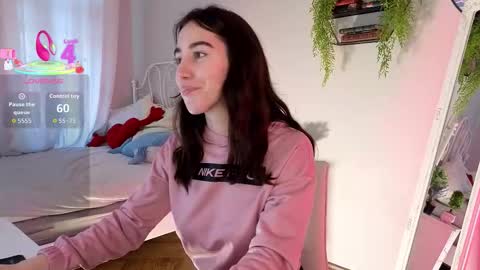 Snapshot of belle_via chatting on September 2025 03:44:01 PM Bella online show from September 2025 03:44:01 PM