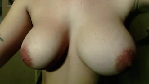 Snapshot of bellexox1 chatting on April 2026 01:47:02 PM AMY online show from April 2026 01:47:02 PM