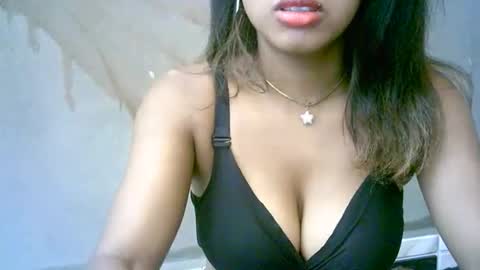 Snapshot of bellibellah chatting on April 2026 06:28:02 AM BelliBellah online show from April 2026 06:28:02 AM
