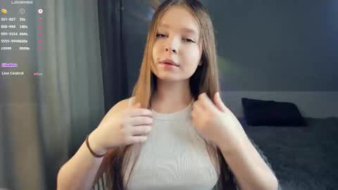 Bella online show from September 2025 06:13:01 PM