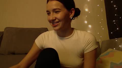 Bella online show from March 2026 07:31:01 PM