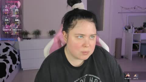 Snapshot of bellybooxo chatting on May 2026 09:15:01 AM LinaBoo online show from May 2026 09:15:01 AM