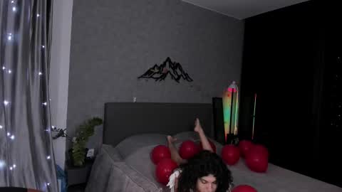 Snapshot of bemby_pam chatting on February 2026 04:20:01 AM A girl from your dreams online show from February 2026 04:20:01 AM