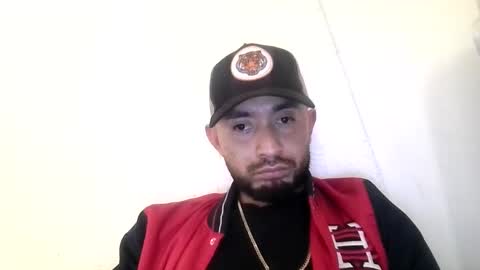 Snapshot of bemysecrett chatting on December 2024 10:06:02 AM bemysecrett online show from December 2024 10:06:02 AM