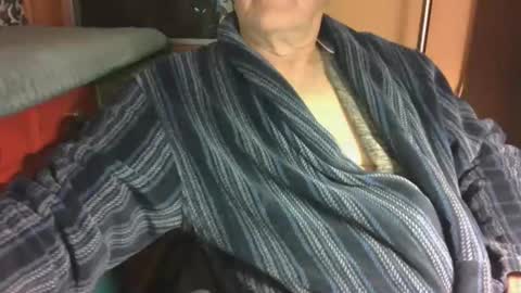 Snapshot of bendrinkin chatting on April 2026 09:13:01 AM bendrinkin online show from April 2026 09:13:01 AM