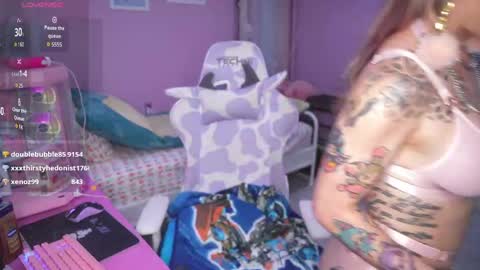 Bendymeow online show from April 2026 05:44:02 AM