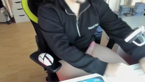 Snapshot of benjamin440 chatting on February 2026 01:49:02 PM benjamin440 online show from February 2026 01:49:02 PM