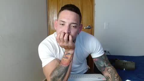 benjamin_isaac online show from December 2024 10:45:01 PM