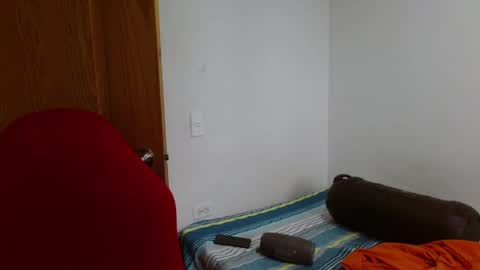 benjamin_isaac online show from October 2025 12:06:01 PM