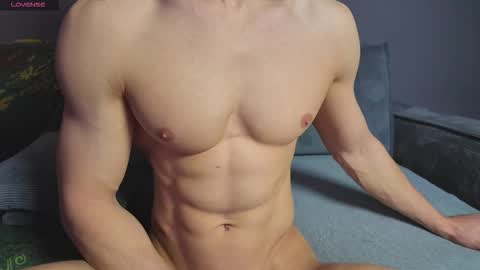 benjaminkarl02 online show from November 2025 06:24:02 AM