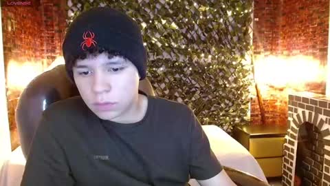 BENJAMIN online show from December 2024 07:41:02 PM