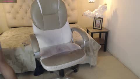 BENJAMIN online show from January 2025 01:45:01 AM