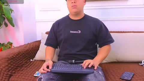 bennett_alejoo online show from May 2026 07:00:01 PM