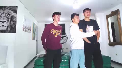 benz boys online show from October 2025 12:03:01 PM