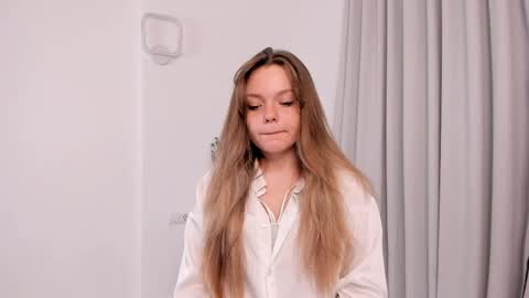 Julie online show from April 2026 06:07:01 PM