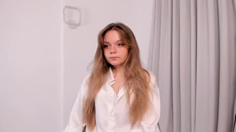 Julie online show from April 2026 06:10:01 PM