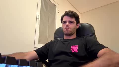 Snapshot of berltex chatting on November 2025 03:31:01 AM Berltex online show from November 2025 03:31:01 AM