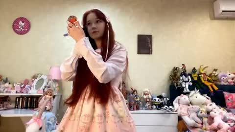 Eva  online show from April 2026 07:44:01 AM