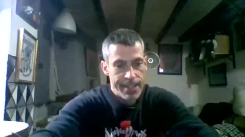 bernichaoss77 online show from December 2025 05:37:01 AM