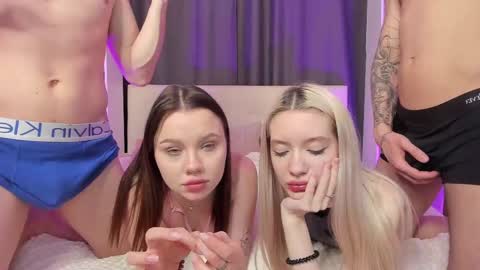 Snapshot of best_trip chatting on February 2025 11:47:02 PM Danny and Kira online show from February 2025 11:47:02 PM