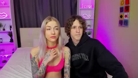 Snapshot of best_trip chatting on March 2025 08:33:02 AM Danny and Kira online show from March 2025 08:33:02 AM