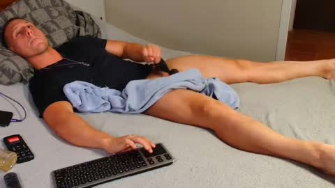 Snapshot of bestcockhere chatting on February 2025 03:01:02 AM twitter zack1fisher online show from February 2025 03:01:02 AM