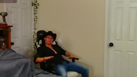 Snapshot of bestcockhere chatting on September 2025 02:22:02 AM twitter zack1fisher online show from September 2025 02:22:02 AM