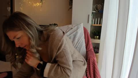 Vicky   online show from December 2024 09:06:02 AM