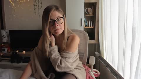 Vicky   online show from March 2026 08:07:01 AM