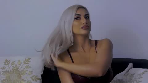 Snapshot of bethierusse chatting on December 2025 05:25:01 AM bethierusse online show from December 2025 05:25:01 AM