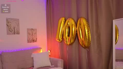 Snapshot of betty_twilight chatting on November 2025 11:05:02 PM bettyyy online show from November 2025 11:05:02 PM