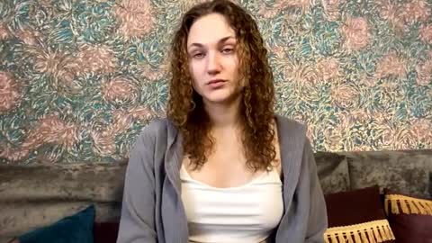 Sophie online show from April 2026 09:43:01 AM