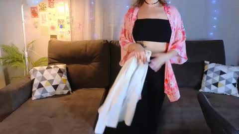 Beverly online show from September 2025 01:51:01 AM