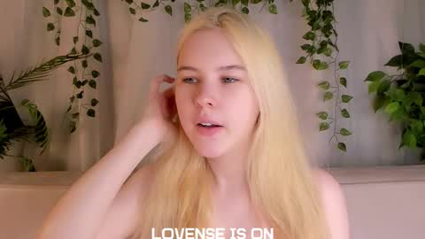 Eliz online show from November 2025 01:38:01 AM