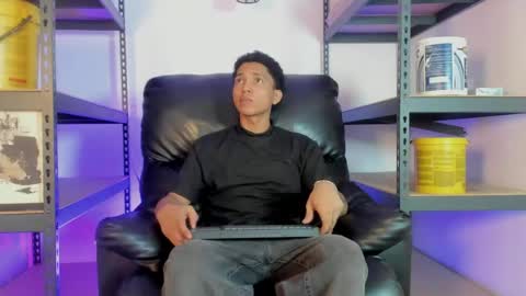 bhruno_diaz online show from June 2026 05:00:01 AM