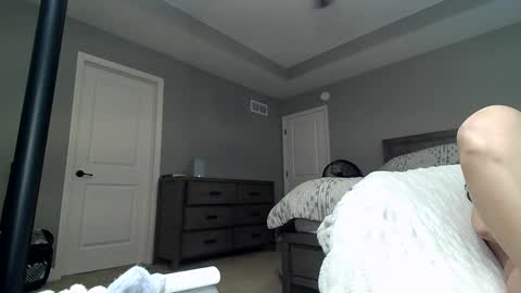 Snapshot of bi_sexualmilf chatting on December 2024 05:22:01 PM Bi sexualmilf Fansly online show from December 2024 05:22:01 PM