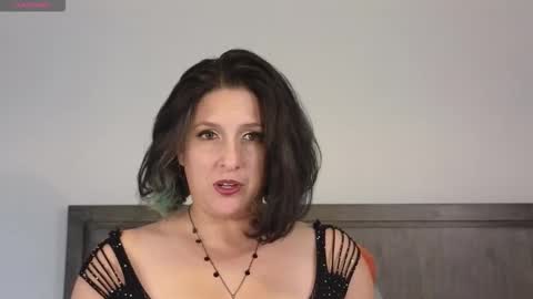 Snapshot of bi_sexualmilf chatting on December 2025 08:14:01 PM Bi sexualmilf Fansly online show from December 2025 08:14:01 PM