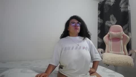 Bianca Tuesday to Sunday from 2am to 6am UTC-5 online show from December 2025 10:08:02 PM
