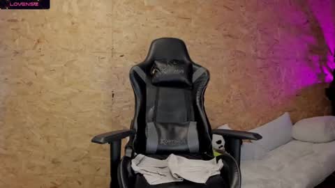 Biancastrong.. IGThebiancastrong online show from February 2025 08:22:02 AM