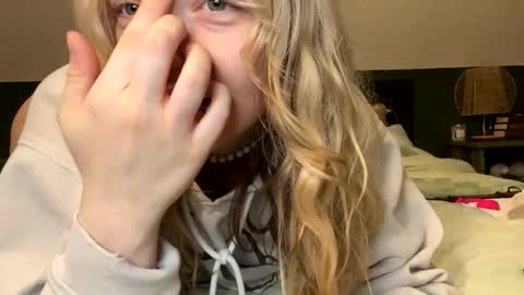 Ellie  online show from March 2026 09:54:02 PM
