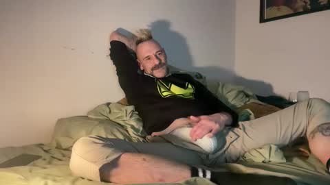 Snapshot of biffpowbang chatting on February 2026 04:09:01 AM biffpowbang online show from February 2026 04:09:01 AM