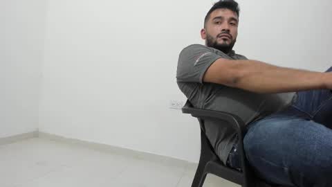 Tommy online show from September 2025 04:01:01 AM