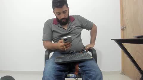 Tommy online show from November 2025 01:44:02 PM