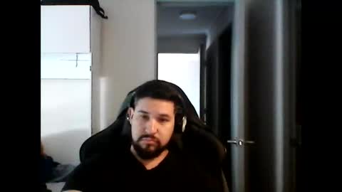 latinBoyHuge online show from November 2025 05:56:01 PM