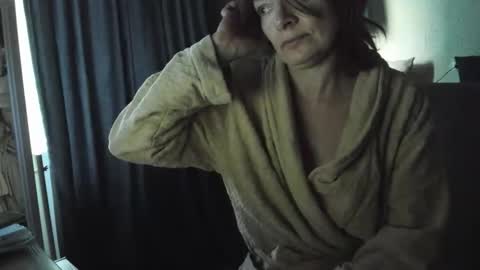mom online show from May 2026 10:38:01 PM