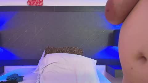 Snapshot of big_tits_in_your_face chatting on December 2024 08:18:01 PM Tell me Sophia online show from December 2024 08:18:01 PM