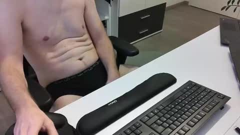 big_tobi_1 online show from November 2025 06:51:02 AM