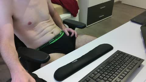 big_tobi_1 online show from April 2026 05:57:01 AM