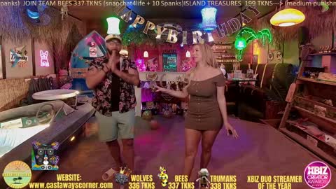 Snapshot of bigbananamilfshake chatting on January 2025 04:58:01 AM Mya and Angelo online show from January 2025 04:58:01 AM